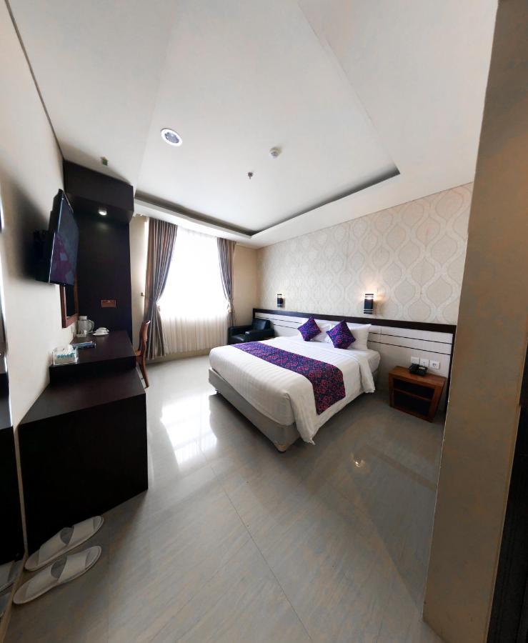Grand Madani Hotel Mataram Exterior photo