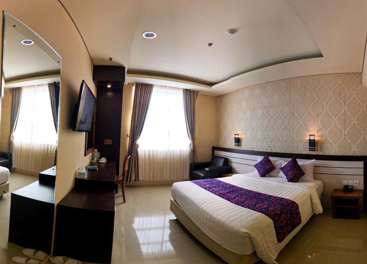 Grand Madani Hotel Mataram Exterior photo
