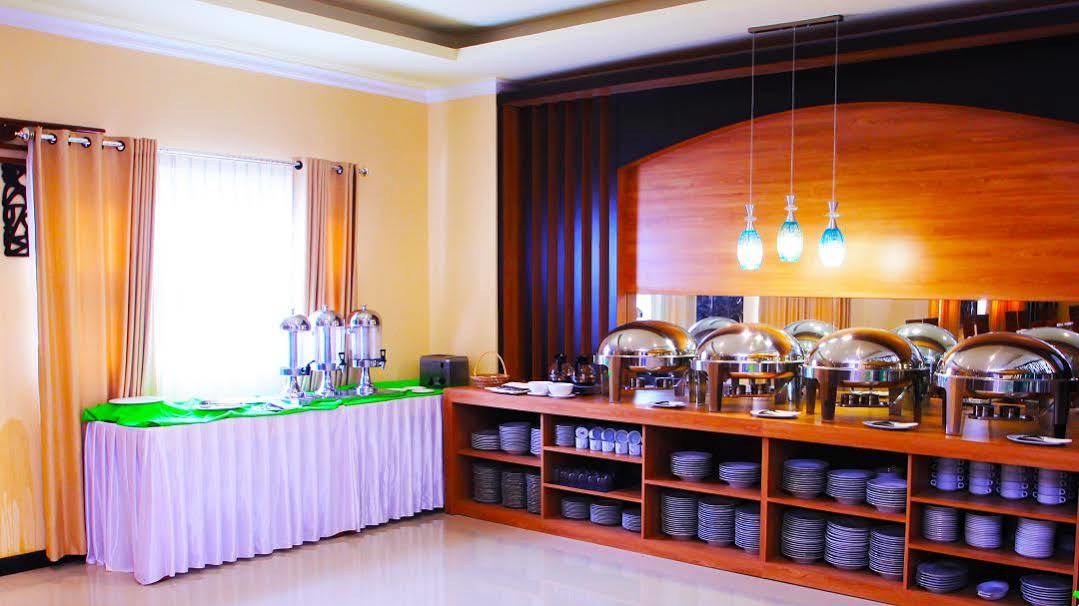 Grand Madani Hotel Mataram Exterior photo
